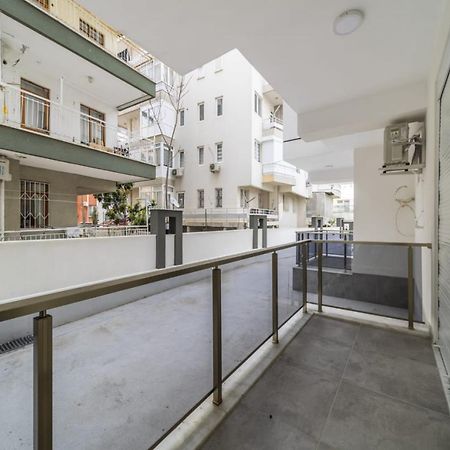 Modern And Cozy Apartment With Central Location And Balcony In Muratpasa, Antalya Antália Exterior foto